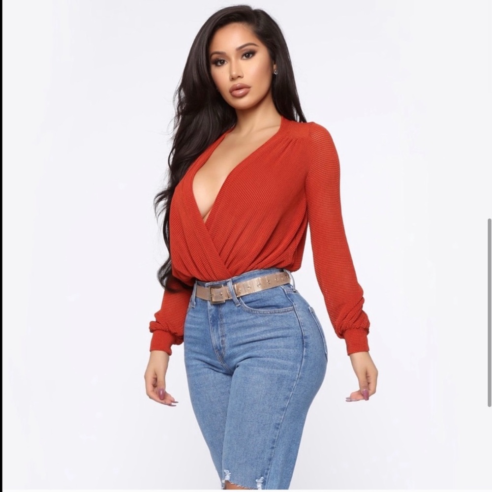 NWT Fashion Nova Rust Surplice Neckline Bodysuit in Rust/Burnt Orange - Picture 5 of 9